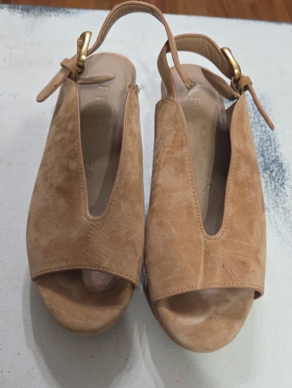 Aerosoles Women's Tan Sueded Leather Heeled Sandals **BROKEN STRAP** Sz 8W READ